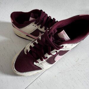 Nike Dunks Low Valentine's Day Burgundy/pink